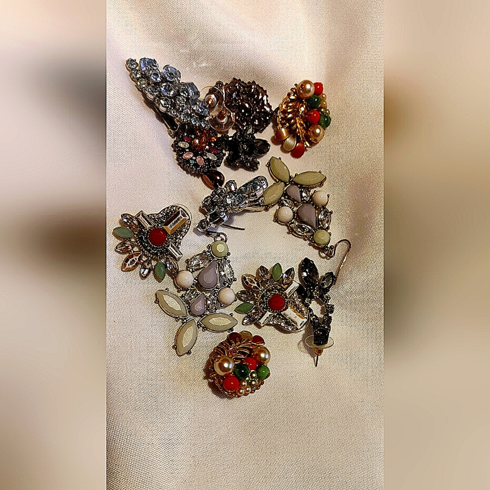 FIVE x RHINESTONE EARRINGS